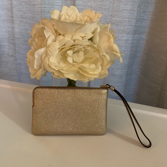 BRAND NEW! Coach Clutch - Picture 2 of 5